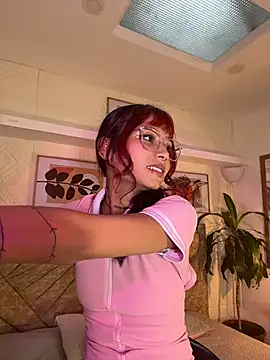 Snapshot of Emma_duff chatting on August 4, 2026, 7:38 pm Emma duff online show from August 4, 2026, 7:38 pm