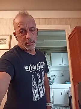 Snapshot of Ptitcouic chatting on November 5, 2025, 9:09 am Ptitcouic online show from November 5, 2025, 9:09 am