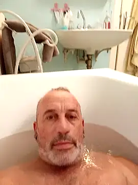 Snapshot of Ptitcouic chatting on November 6, 2025, 5:36 pm Ptitcouic online show from November 6, 2025, 5:36 pm