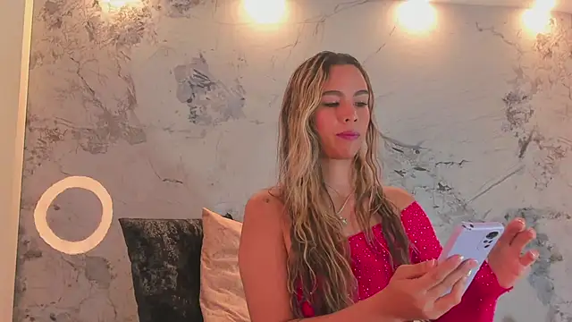 Karina chastillo online show from March 31, 2026, 11:10 am