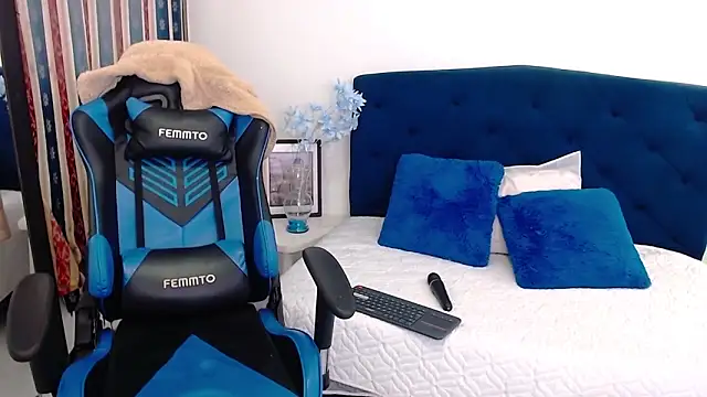 Scarlett Glows1 online show from October 22, 2025, 7:57 pm