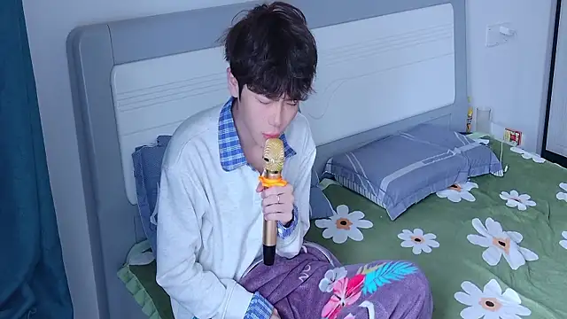 Stuffy-111 online show from October 22, 2025, 2:23 am