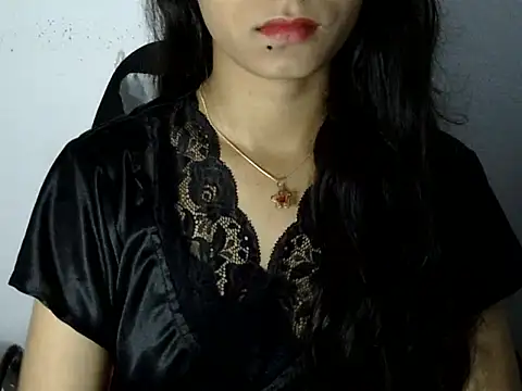 Snapshot of Shezi_N chatting on August 3, 2026, 4:22 pm Shezi N online show from August 3, 2026, 4:22 pm