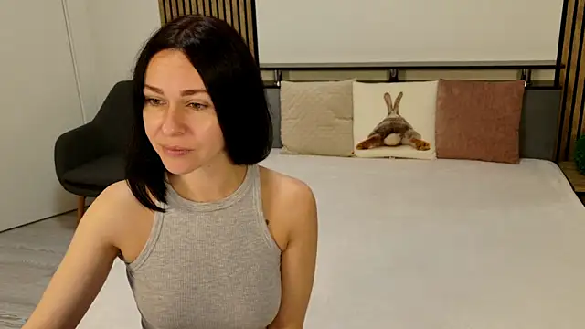 DitaNoir online show from November 18, 2025, 7:13 am