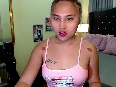 Snapshot of Sammyloove chatting on May 15, 2026, 10:00 am Sammyloove online show from May 15, 2026, 10:00 am