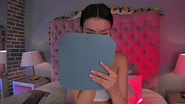 TanyaBello online show from April 2, 2026, 4:43 am