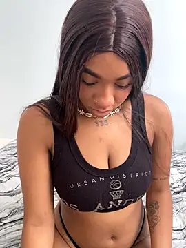 keylafisher  online show from October 17, 2025, 7:16 pm