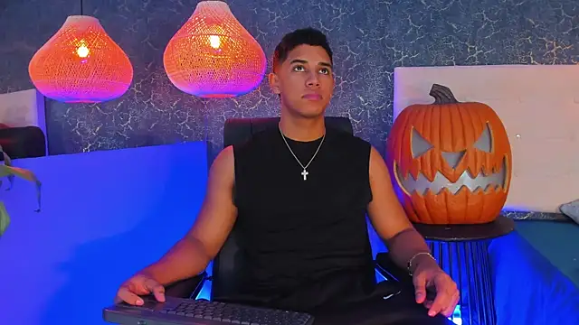 Zayne cross online show from October 22, 2025, 5:41 am