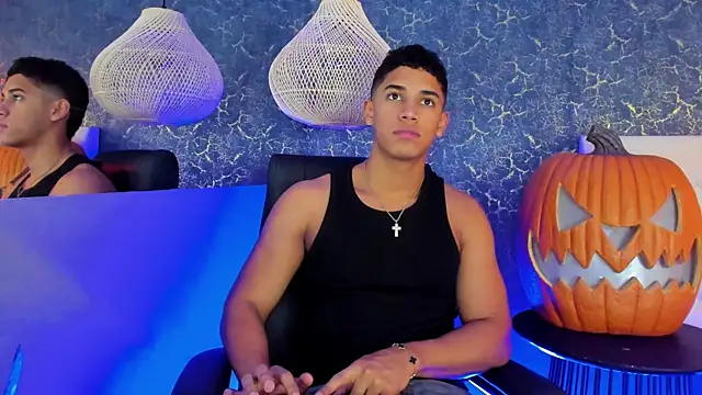 Zayne cross online show from October 27, 2025, 5:22 am