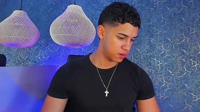 Zayne cross online show from November 9, 2025, 5:28 am