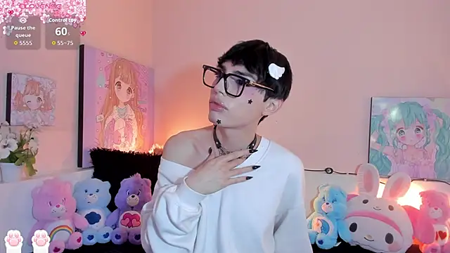 Strawberry Kitty  online show from February 8, 2026, 4:16 am