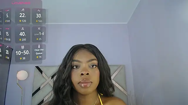 Maiacharris  online show from May 19, 2026, 12:22 pm