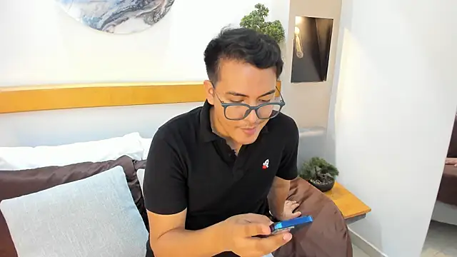 JohnBelRose online show from November 22, 2025, 8:08 pm