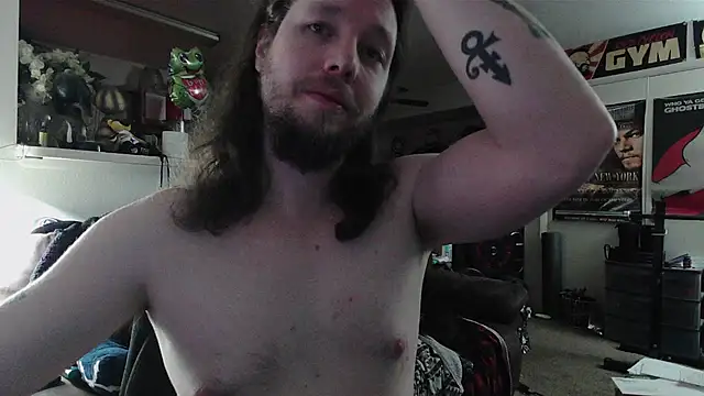 biggerisbetter12 online show from April 19, 2026, 5:51 am