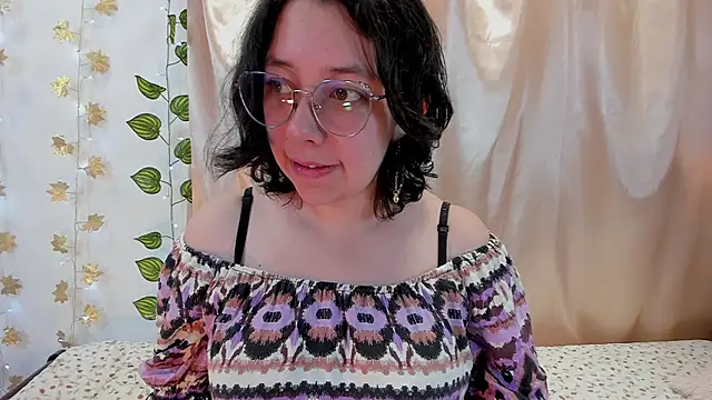 Snapshot of Milie_yue chatting on November 27, 2025, 2:08 pm Milie yue online show from November 27, 2025, 2:08 pm