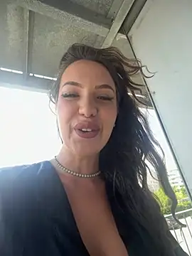 Snapshot of BiancaAva chatting on August 5, 2026, 12:52 pm BiancaAva online show from August 5, 2026, 12:52 pm