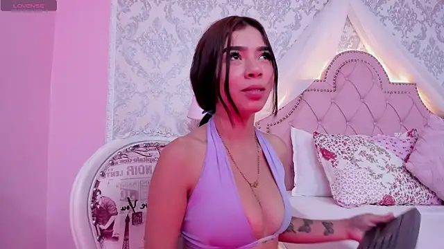 Snapshot of GabrielaSuarez chatting on November 7, 2025, 1:16 am GabrielaSuarez online show from November 7, 2025, 1:16 am