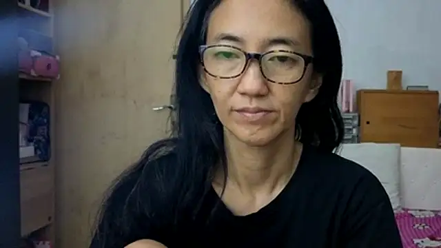 Snapshot of princessD077 chatting on March 12, 2026, 4:35 pm princessD077 online show from March 12, 2026, 4:35 pm