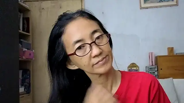 Snapshot of princessD077 chatting on March 15, 2026, 4:57 pm princessD077 online show from March 15, 2026, 4:57 pm