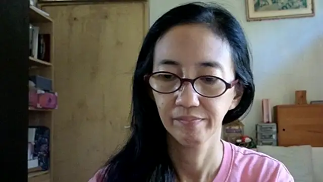 Snapshot of princessD077 chatting on March 16, 2026, 5:02 am princessD077 online show from March 16, 2026, 5:02 am