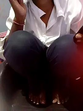 Snapshot of Chocopie_Girl chatting on November 7, 2025, 5:57 pm Chocopie Girl online show from November 7, 2025, 5:57 pm