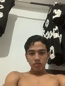 Snapshot of Alex_king17 chatting on April 5, 2026, 6:43 am Alex king17 online show from April 5, 2026, 6:43 am