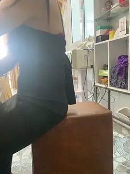 Snapshot of Phale2x chatting on November 26, 2025, 2:12 am Phale2x online show from November 26, 2025, 2:12 am