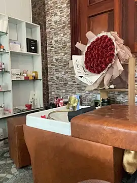 Snapshot of Phale2x chatting on December 23, 2025, 7:28 am Phale2x online show from December 23, 2025, 7:28 am