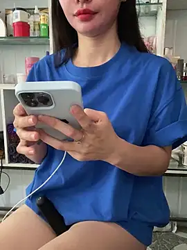 Snapshot of Phale2x chatting on April 3, 2026, 8:01 am Phale2x online show from April 3, 2026, 8:01 am