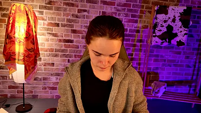 Snapshot of May_Bloom chatting on October 19, 2025, 10:05 am May Bloom online show from October 19, 2025, 10:05 am