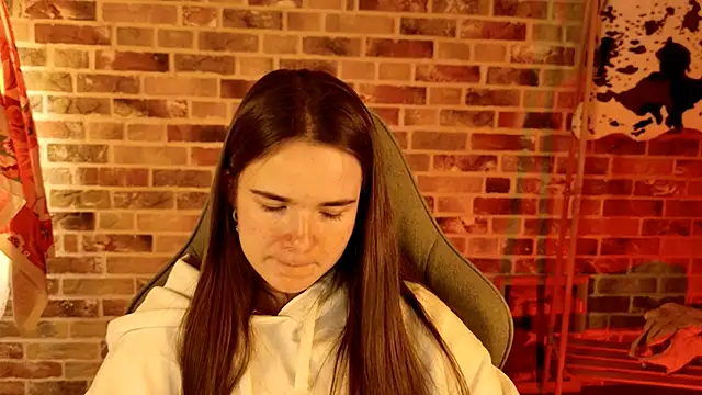 Snapshot of May_Bloom chatting on October 28, 2025, 1:14 pm May Bloom online show from October 28, 2025, 1:14 pm