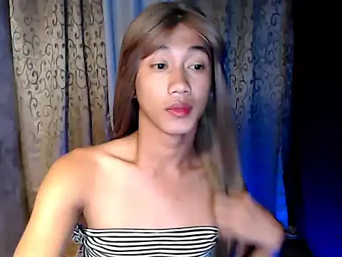 taylaxuxu online show from February 2, 2026, 2:54 am