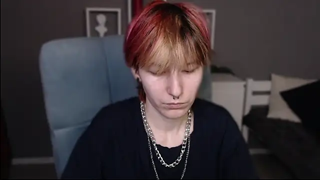 guitarandangell online show from April 14, 2026, 9:48 am