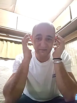 Emanuell1983 online show from December 18, 2025, 8:15 pm