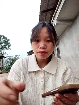 linh-miu99 online show from February 11, 2026, 8:41 am