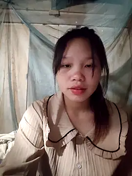 linh-miu99 online show from February 21, 2026, 8:15 am