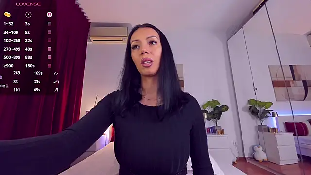 Snapshot of nadeen_na chatting on November 11, 2025, 5:24 pm nadeen na online show from November 11, 2025, 5:24 pm