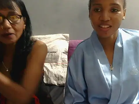 Snapshot of yellowbonecams1874 chatting on November 2, 2025, 5:26 pm yellowbonecams1874 online show from November 2, 2025, 5:26 pm