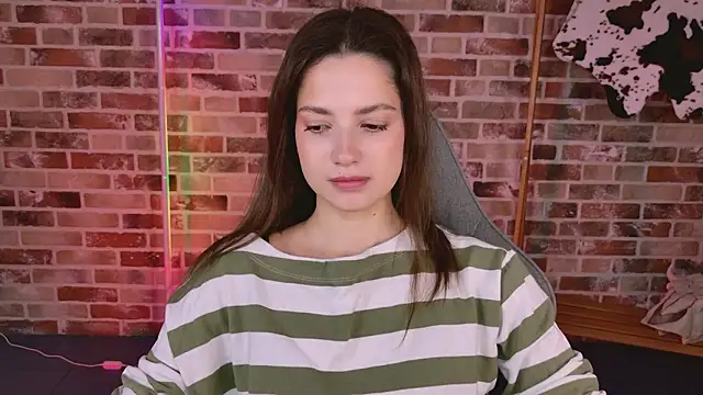 KiraVair online show from March 13, 2026, 12:12 pm