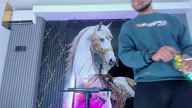 handsome boys22 online show from November 21, 2025, 4:16 pm