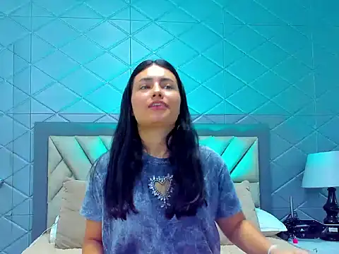 ViolettRouse online show from November 28, 2025, 3:58 pm