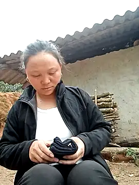 Snapshot of siro-zz chatting on December 3, 2025, 6:54 am siro-zz online show from December 3, 2025, 6:54 am