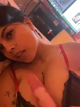 Snapshot of EVELIN26_ chatting on April 13, 2026, 1:11 am EVELIN26 online show from April 13, 2026, 1:11 am