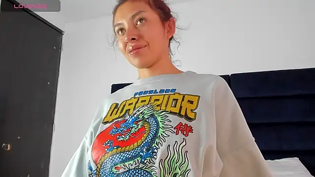 Snapshot of melanie_roux__ chatting on February 7, 2026, 12:09 pm melanie roux online show from February 7, 2026, 12:09 pm