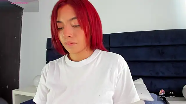 Snapshot of melanie_roux__ chatting on February 10, 2026, 2:10 pm melanie roux online show from February 10, 2026, 2:10 pm