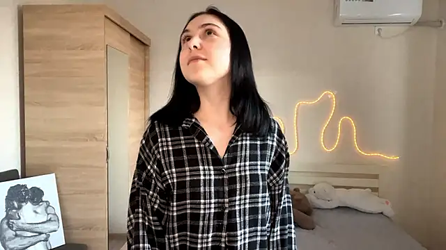 MyraLitterers online show from March 2, 2026, 1:18 pm