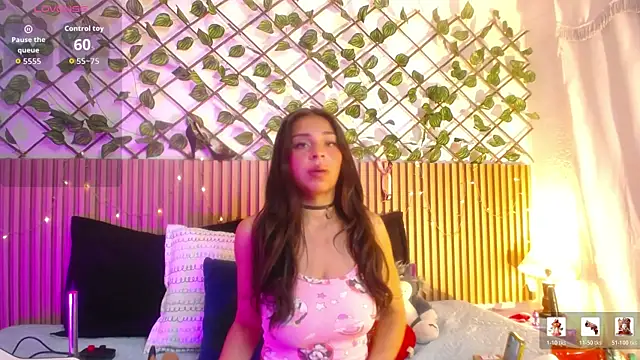 Snapshot of Lunaa_07 chatting on May 6, 2026, 5:14 am Lunaa 07 online show from May 6, 2026, 5:14 am