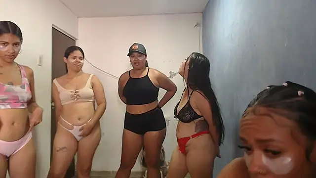 Snapshot of ricaslatinas1 chatting on March 11, 2026, 6:47 pm ricaslatinas1 online show from March 11, 2026, 6:47 pm