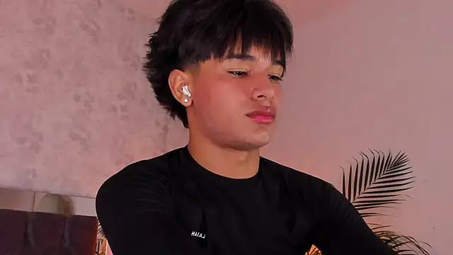 Snapshot of david_lux chatting on November 8, 2025, 1:00 pm david lux online show from November 8, 2025, 1:00 pm