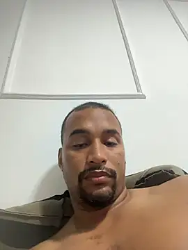 casalbrhot25 online show from November 4, 2025, 1:59 am